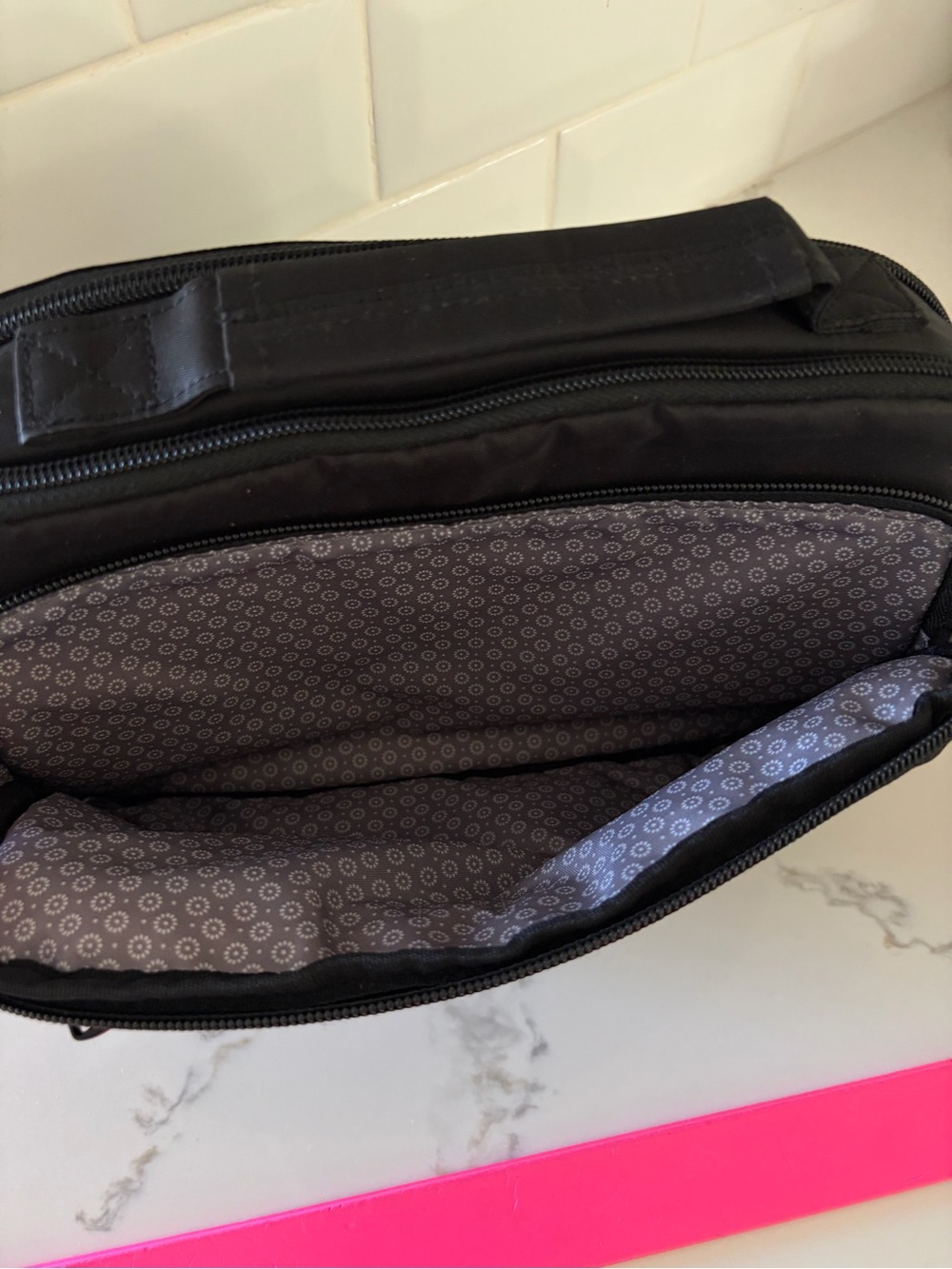 NWOT Lug SCOOP Midnight Black Crossbody Organizer Bag Travel Everyday RFID - Picture 9 of 16